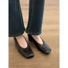 牛革製 スクエアトゥ太ヒールの浅口パンプス【疲れにくい・ブラック・スリップオン】