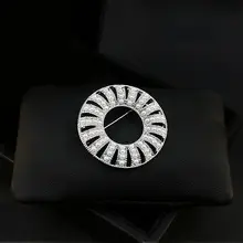 シンプルでおしゃれな円形ブローチ【可愛いデザイン・スーツアクセサリー】