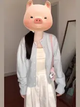 ブルーのカーディガンカーディガンを秋冬に着用