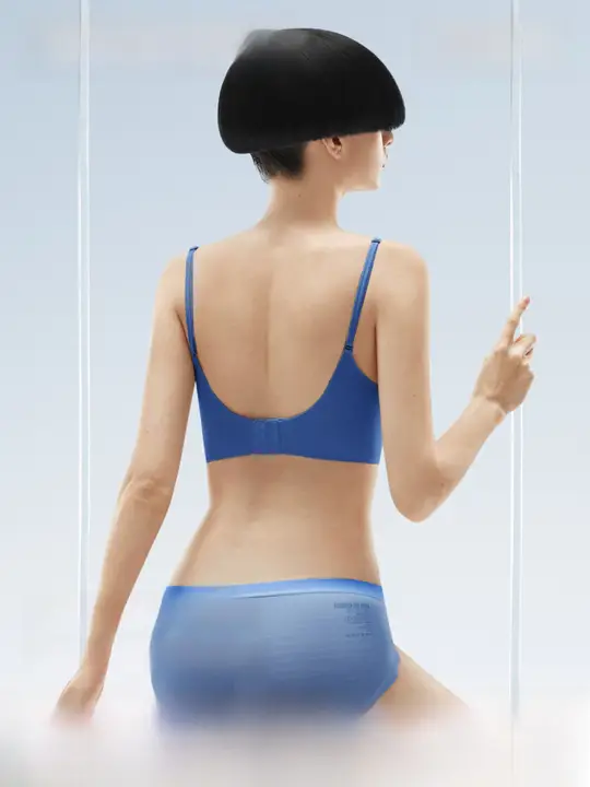 Bananain ブラジャー レディース 美背 細ストラップ ひんやり ファンデーション色 シームレス 薄手 通気性
