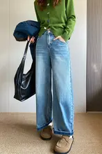 爽やかな浅い青のワイドレッグジーンズ【高腰・ルーズフィット・カジュアルスタイル】