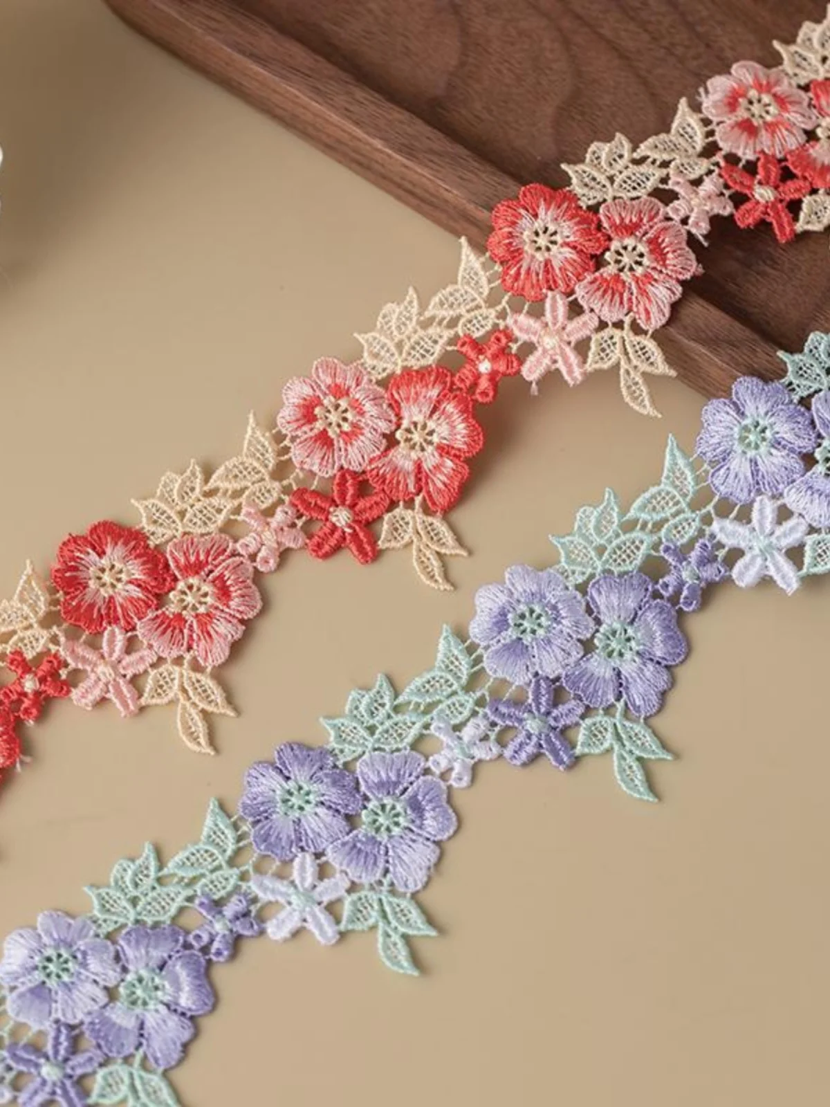 二色の水溶刺繍レース生地：幅広・手作り・DIY用の実用性と使い分け