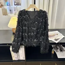 華やかな雰囲気のフリンジ付きVネック長袖Tシャツ【春秋用・ゆったりとしたデザイン】