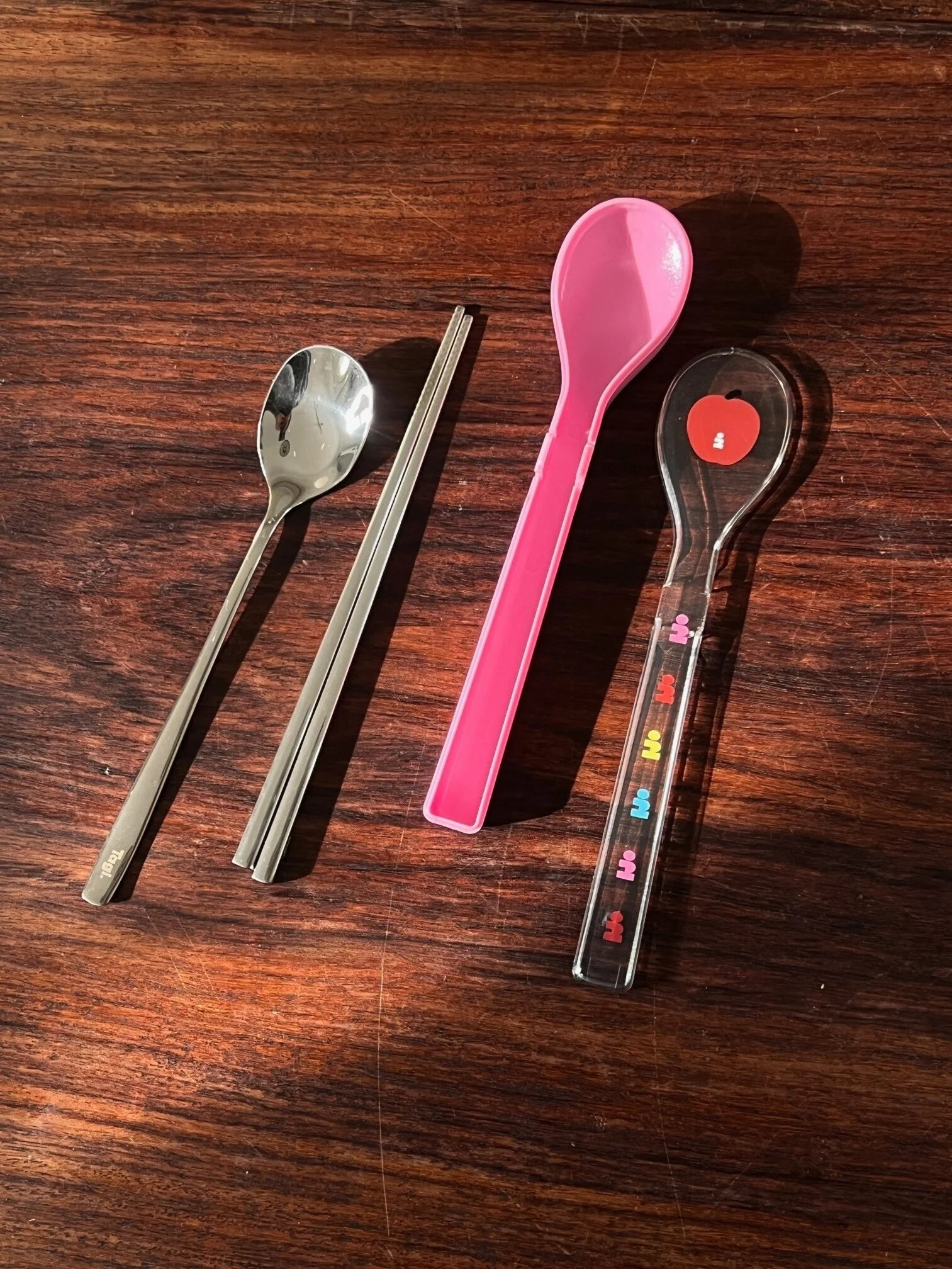 ピクニックの準備で迷うなら、これひとつで解決できるアイテムは？