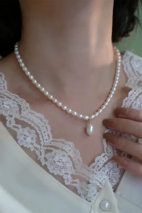 優雅なデザインの天然小珍珠ネックレス【ロマンティック・鎖骨ライン・高級感】