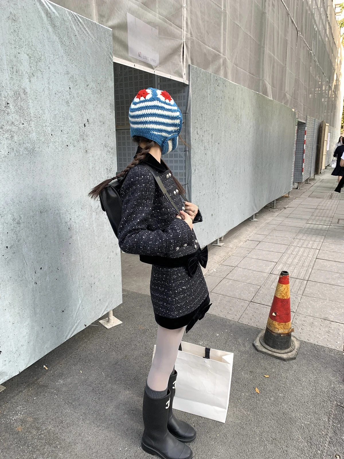 レースリボンで通勤スタイルを一気に引き上げる方法は？