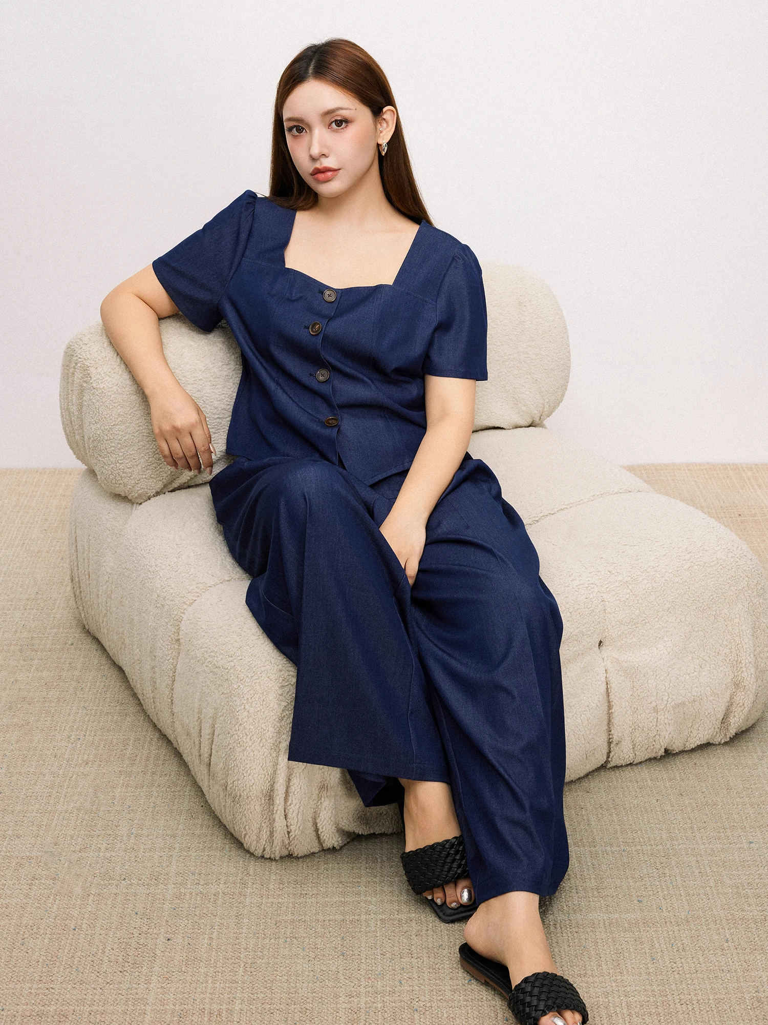 20代後半の女性が今、着るべき「シドニーコースト風」のセットアップとは？