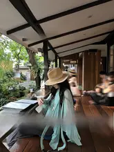 リゾートスタイルの美しいドレス【不規則なフリル付きシャツとスカート】（セットアップ対応）