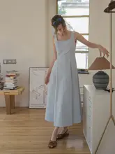 シンプルなデザインのフレアドレス【ボックス型ネック・ウエストリボン・大口ポケット】