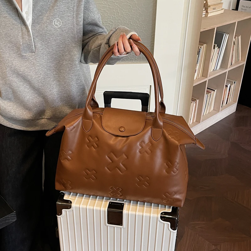 旅行用大容量トートバッグはキャリーオンバッグとしての実用性をどう評価するか
