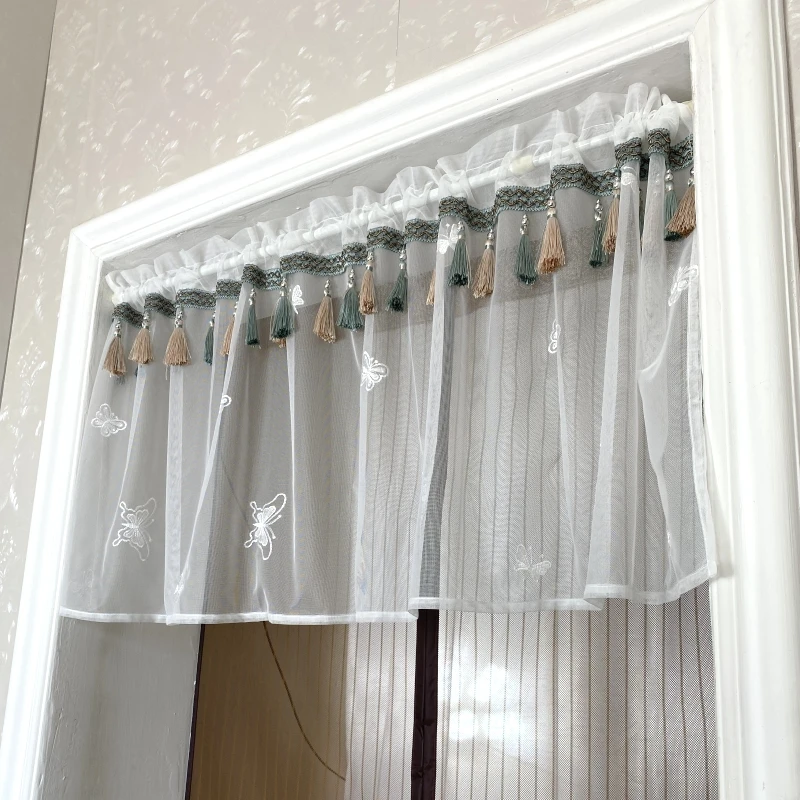 カーテンデザインで部屋の雰囲気を変える方法は？韓式の小さな短いカーテンが教えてくれたこと