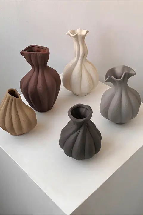 アートデザイン陶器花瓶【多形状・高級感・インテリア装飾用】