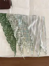 春夏にぴったり！グリーンの小花柄三角バンダナ【ファッション性の高い多用途アクセサリー】