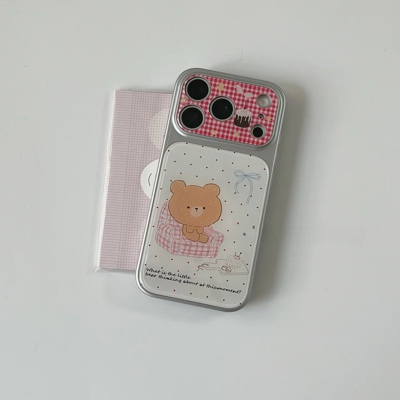 iPhoneケース テディベア：可愛さと保護のバランスを実現するソファのクマデザイン