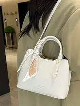 スタイリッシュな大人用ハンドバッグ【通勤・肩掛け・斜めがけ対応】