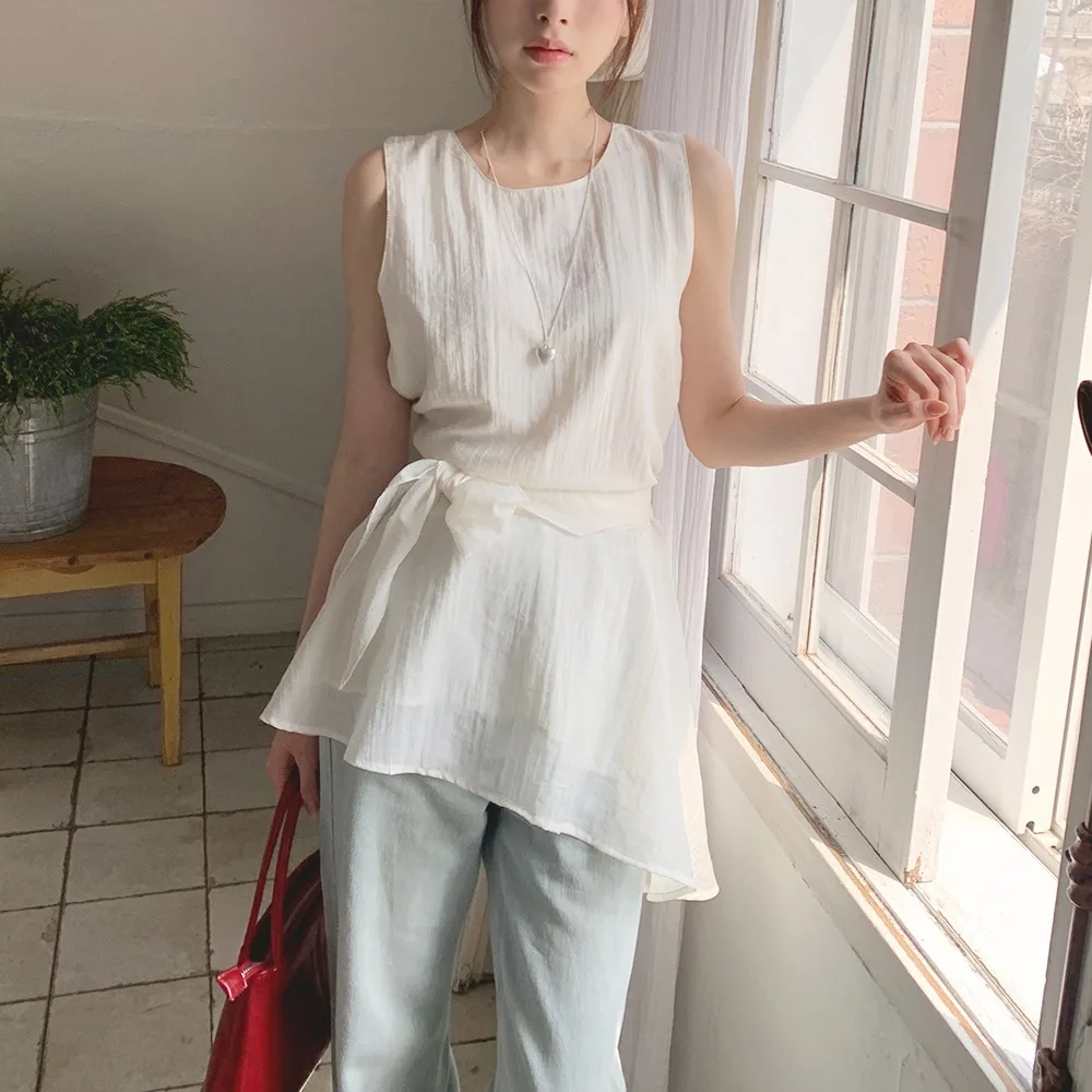韓国風ショート丈ノースリーブトップスフリルリボンアシンメトリー：tシャツワンピース コーデ とろみシャツ コーデ に最適なアイテム