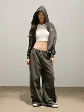 炭灰色のアメリカンスタイル刺繍入りカー ディガンと運動用パンツ【極上の柔らかさ・フィット・カジュアル】（セットアップ対応）