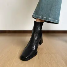 極上の柔らかさの真皮製 フラットヘッドショートブーツ【通勤用・ブラウン・粗いヒール・チェルシーブーツ】