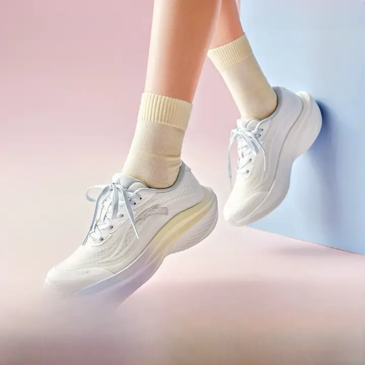 ランニングシューズ レディース スニーカー 厚底 軽量 通気性 メッシュ 「ANTA」