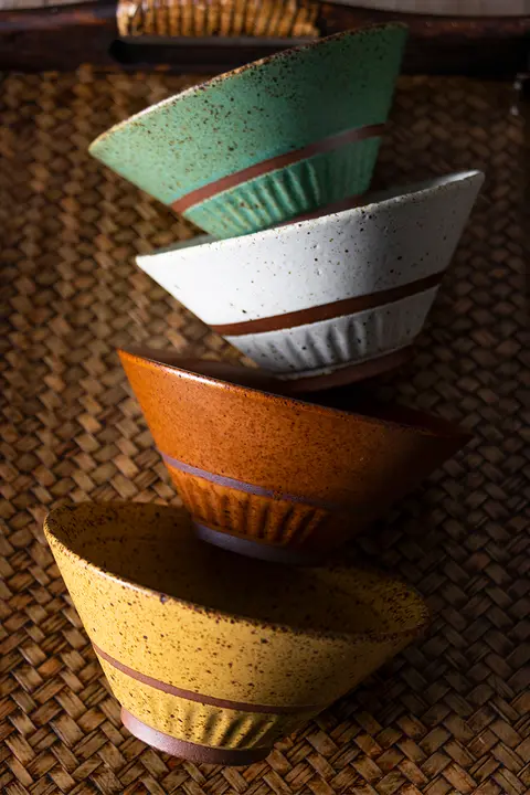 手作り陶器製 レトロデザインの小さめご飯茶碗【和風・家用・陶器・スープボウル・ヌードルボウル】