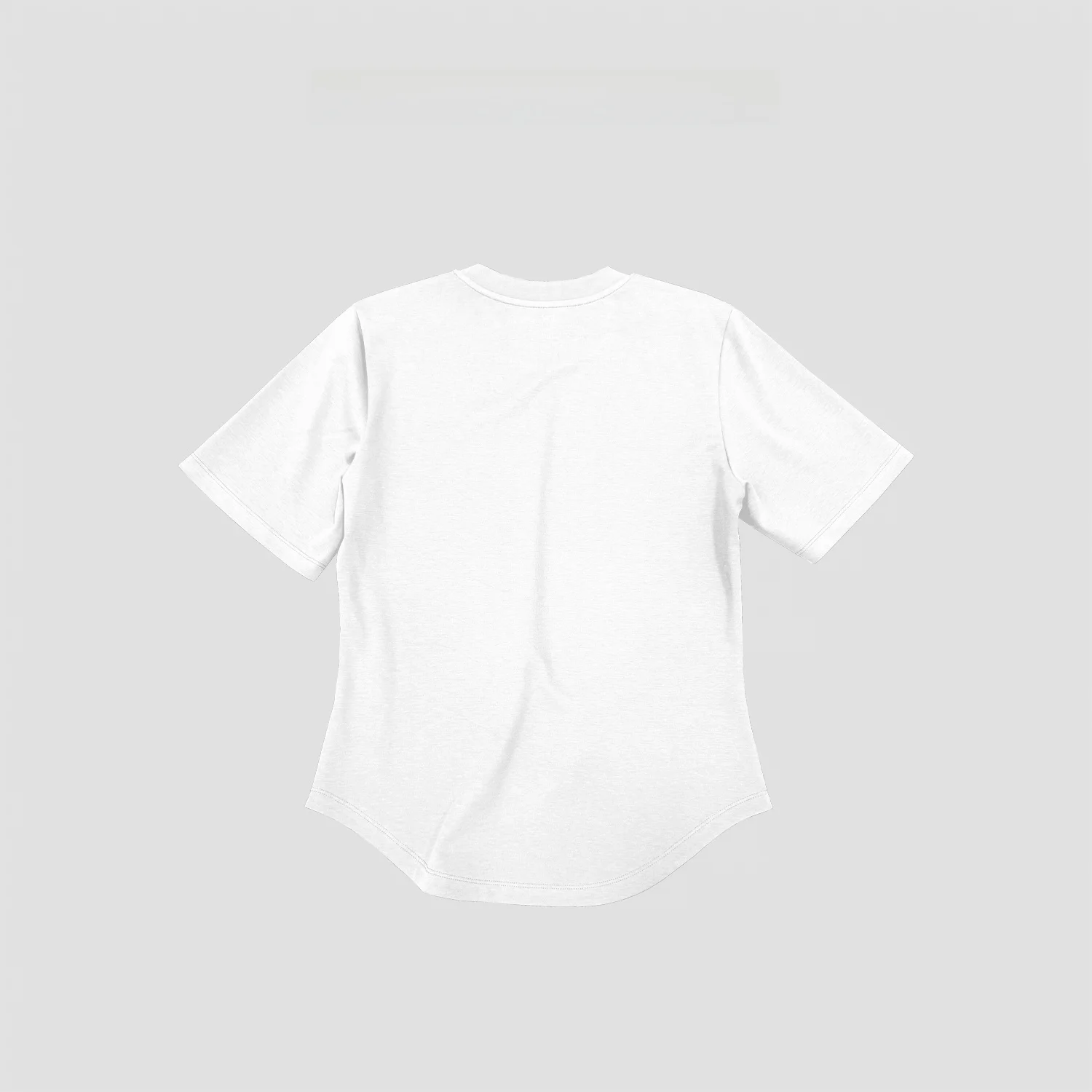 半袖Tシャツ：エレガントなシンプルデザインで快適な夏を実現