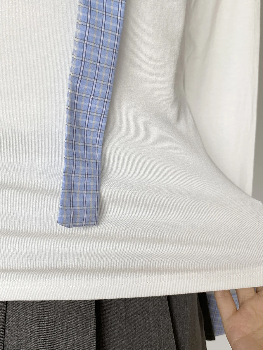 一字肩長袖Tシャツ：かわいい制服風のカジュアルスタイルで通勤に活用