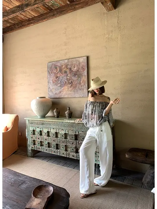 ボヘミアン風プリントデザインのシャーリングブラウス【シフォン素材・花柄】