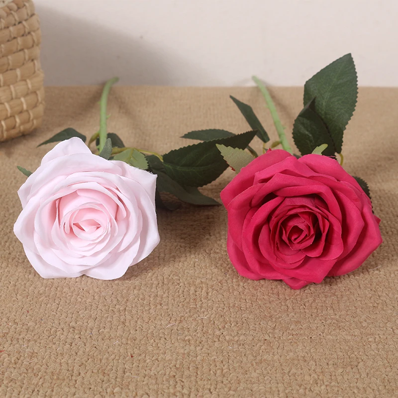 フローリッシュとは何か：シルクフラワーで実現する花留め代用のリアルな使い方
