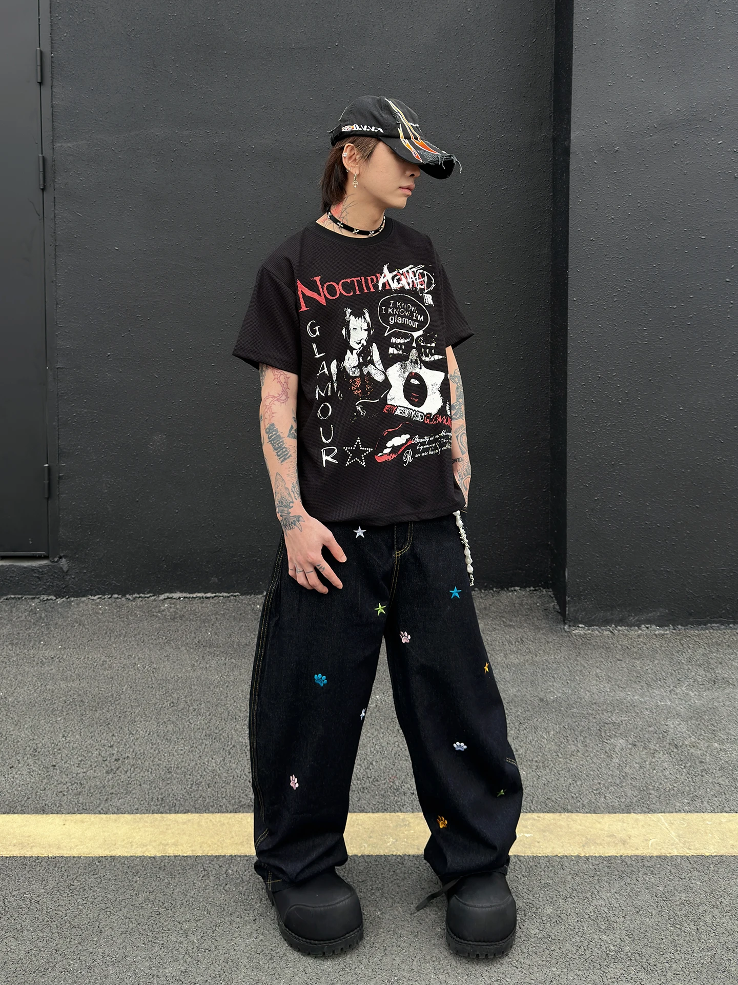 ショートスリーブTシャツ：黒いアメリカンレトロ風Tシャツの実用性と使い分け