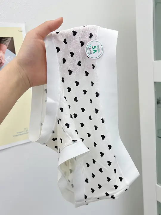 モダール素材の抗菌ミドルウエストパンティ【ドットデザイン・柔らかく通気性抜群】