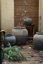 ヴィンテージ風陶器製の大きなフラワーポット【装飾用・アンティークデザイン】