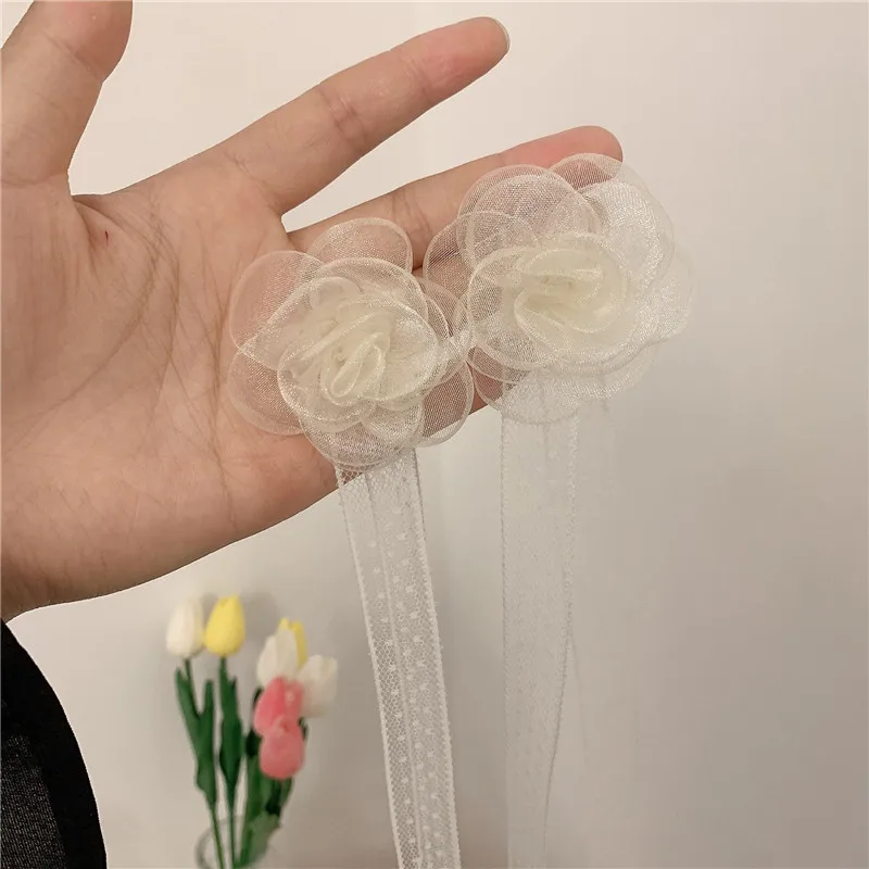 レースの椿花デザイン ネックレス：女子に好かれる華やかな リボン付きデザインの選び方