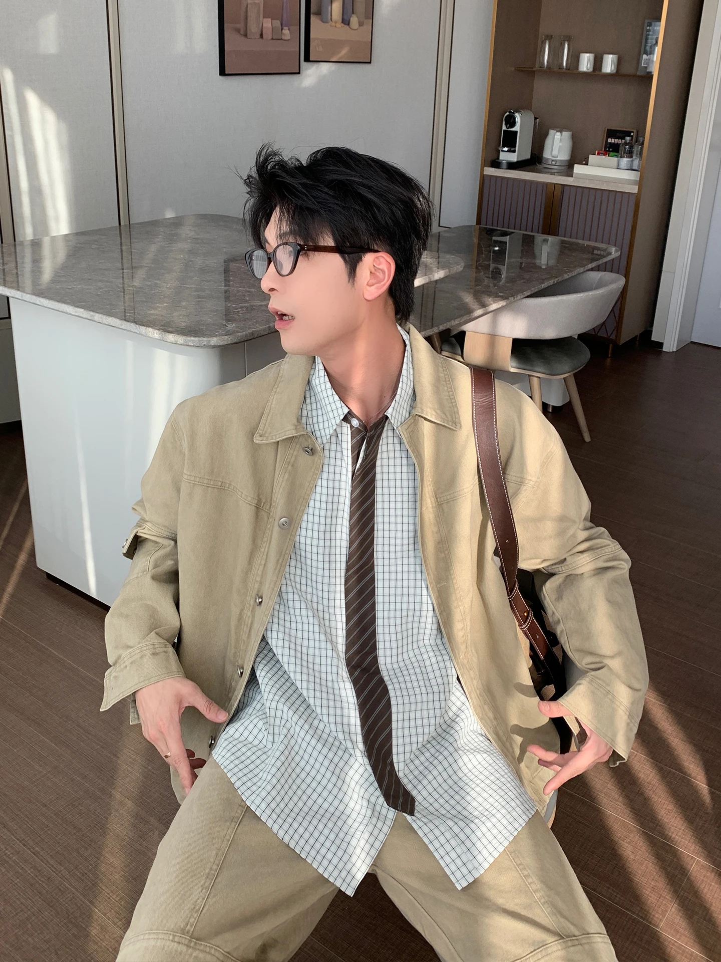 12度服装メンズはどう選ぶ？高級感と通気性のバランスを取るためのベストなデニムセットアップとは