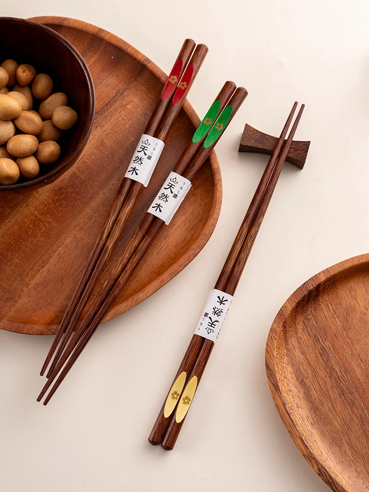 木製箸の高級感と実用性：onlycook 桜の木製箸が家庭でどう活用されるか