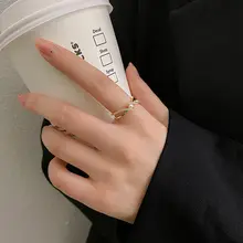 洗練されたデザインの女性用リング【インスパイア・オープンデザイン・ダイヤモンド装飾】