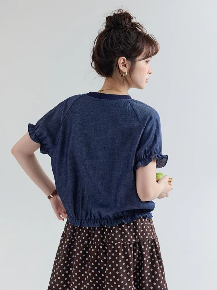 デニムフリルデザインのルーズフィットシャツ：通勤風の女性向け夏着用ガイド
