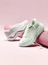 厚底の反発クッション付き女性用ランニングシューズ【通気性・滑り止め・フィットネス用】