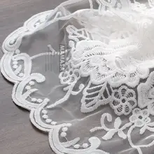 牛乳シルク製 刺繍入りテーブルマット【レースや装飾的なデザイン】