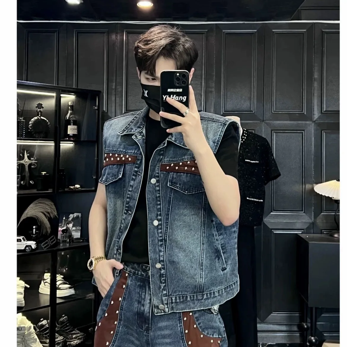 30代の男性が冬に着るべきストリート系ジャケットは？アメリカンスタイルのレザー刺繍ベストが解決する