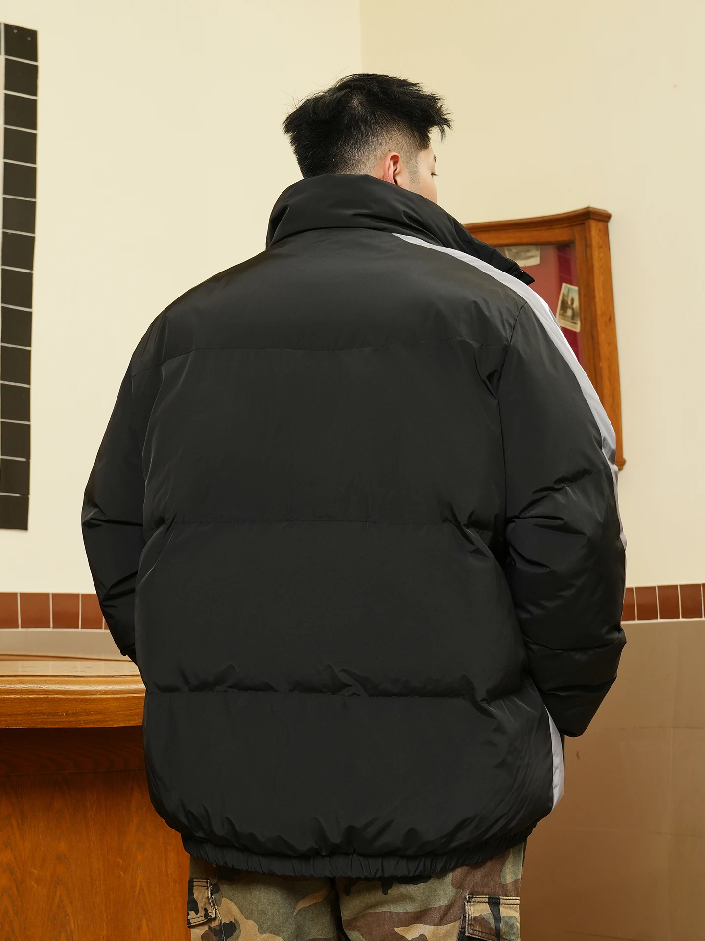 黒パンツとジャケットの組み合わせで失敗しない着こなしは？