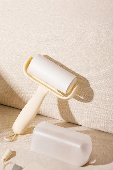 粘着ローラー衣類用クリーナー【取り替え可能なロール付き・毛取りに最適】