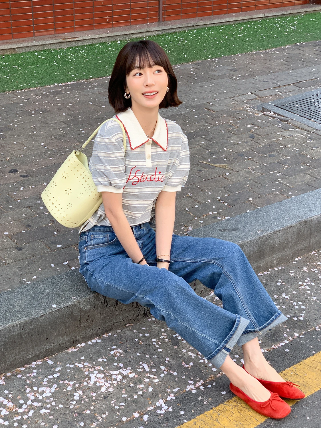 カーブデニムパンツを選ぶときに迷うのは、本当に「どんな体型に合うか」なのか？