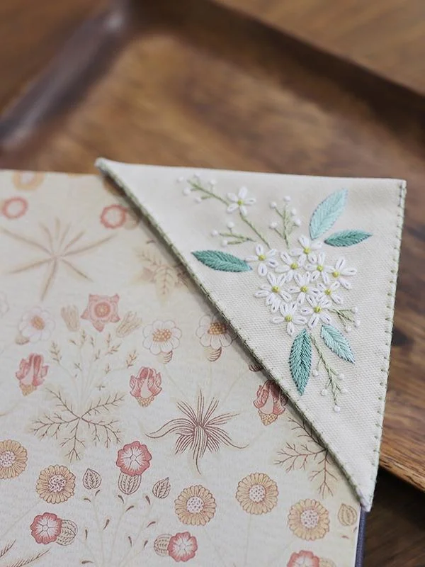 刺繍ブックマーク DIY材料キット：初心者向けの布製手作りに最適なテンプレート
