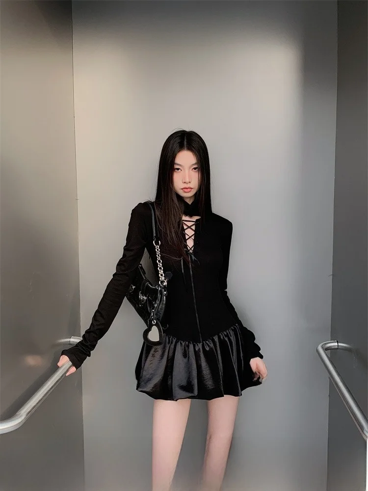 セクシーなレースデザインのフレアドレスは通勤シーンでどのように活用できるか