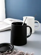 マット仕上げの陶器製カップ【フタ・スプーン付き・レトロデザイン・コーヒーカップ・家庭用】