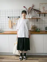 ブラックのハイウエストワイドレッグパンツ【春秋用・学生向け・七分丈・ゆったりデザ  イン】（セットアップ対応）