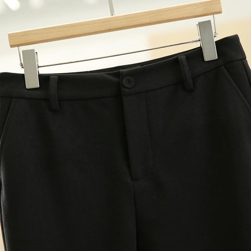 太ってる人が痩せて見える服 メンズ 冬：フィットストレートパンツの着やせ効果と実用性