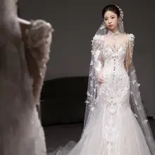 豪華なパールレースの長いウェディングベール【結婚式用・華やかさ・重工デザイン】
（セットアップ対応）