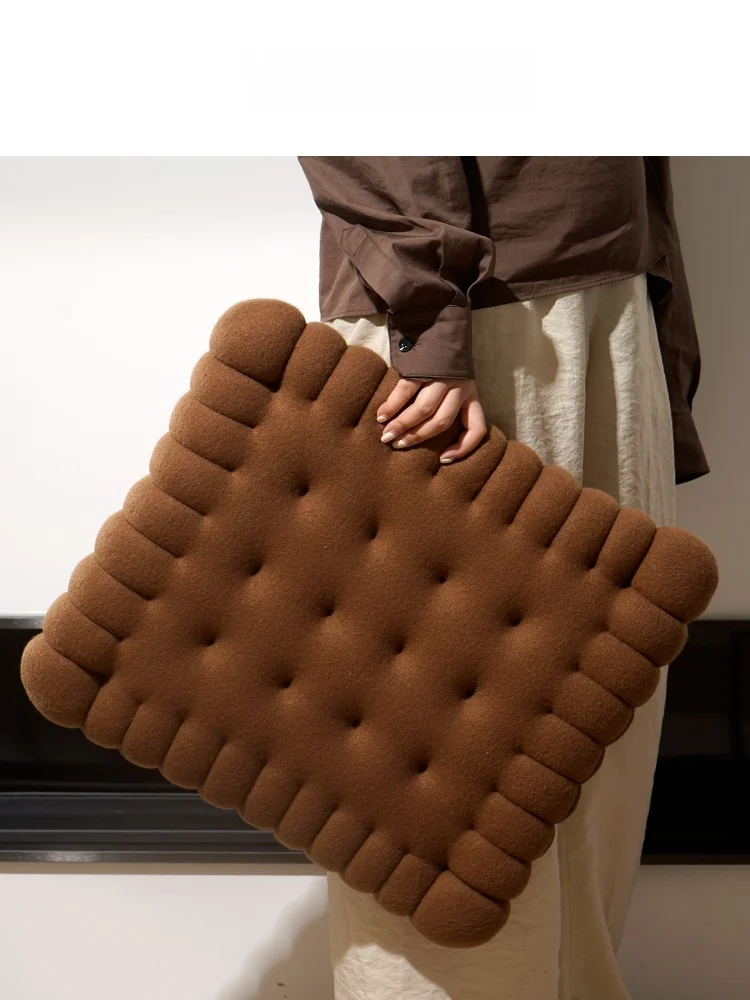 もっちりクッションとは？クッキー型クッションがもっちょりとしたくつろぎを届ける理由