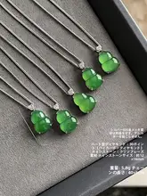 緑色の玉髄製お守りペンダント【純銀・新中式デザイン・ロングネックレス】